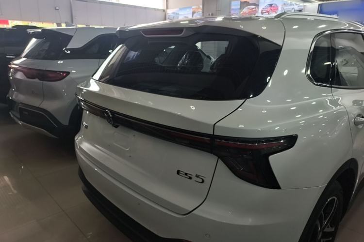 MG ES5 2025 — 5