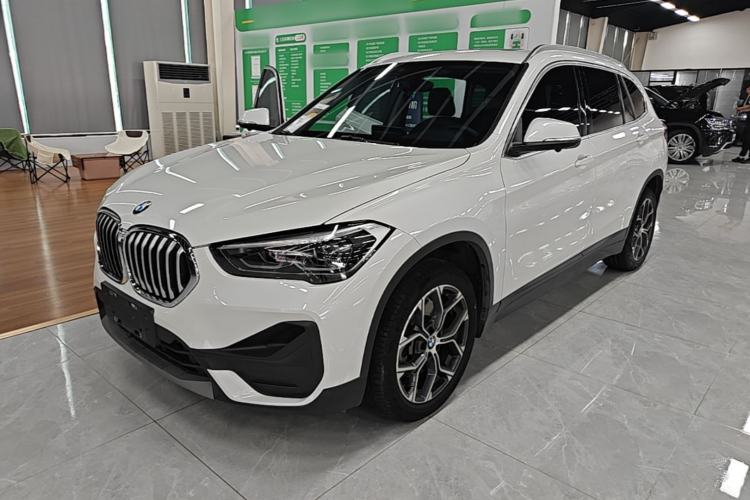 BMW X1 2021 — фото 1