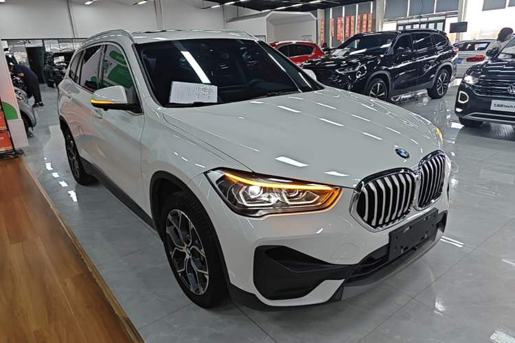 BMW X1 2021 — фото 3