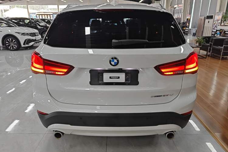 BMW X1 2021 — фото 5