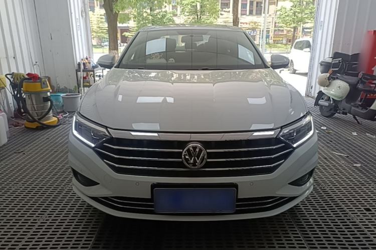 Volkswagen Sagitar 2021 — 2