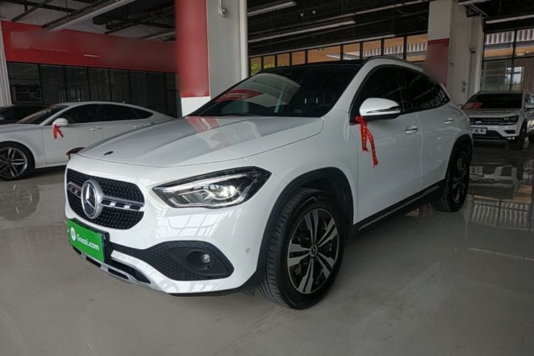 Mercedes-Benz GLA 220 2022 — фото 1