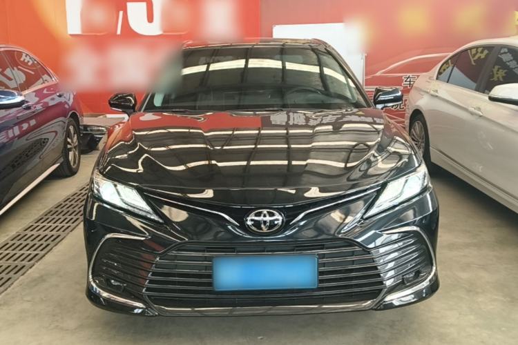 Toyota Camry 2021 — 2