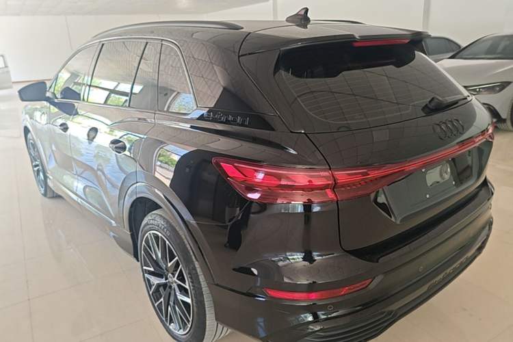 Audi Q5 e-tron 2023 — 4