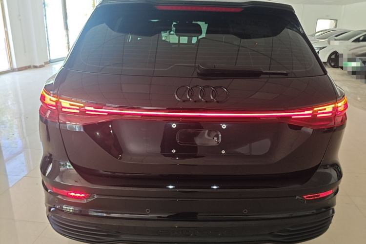 Audi Q5 e-tron 2023 — 5