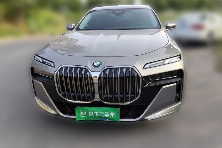 BMW 735Li 2023 — фото 2