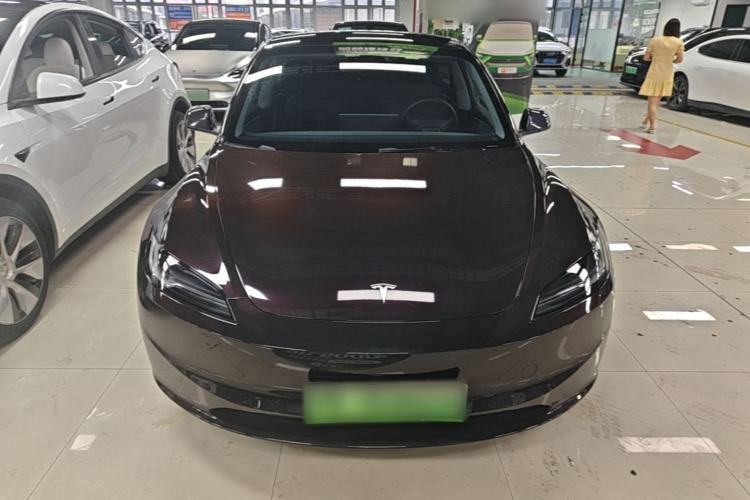 Tesla Model 3 2025 — 2