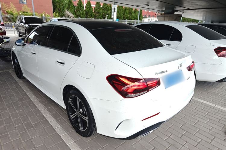 Mercedes-Benz A 200 L 2022 — фото 4