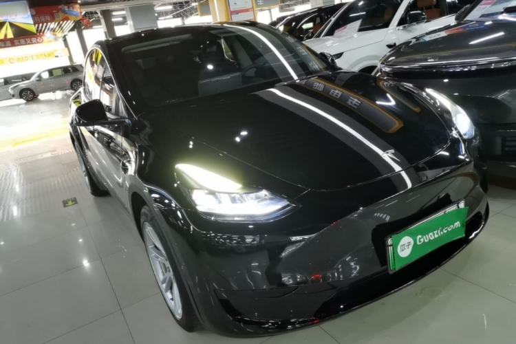 Tesla Model Y 2022 — 3