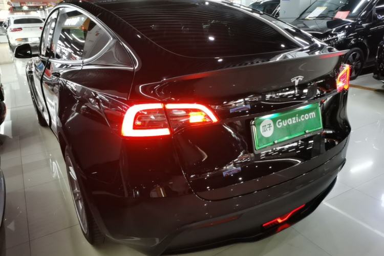 Tesla Model Y 2022 — 4