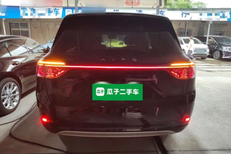 AITO M9 2024 — 5