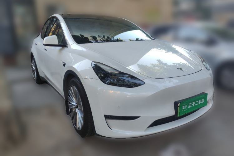 Tesla Model Y 2021 — 3