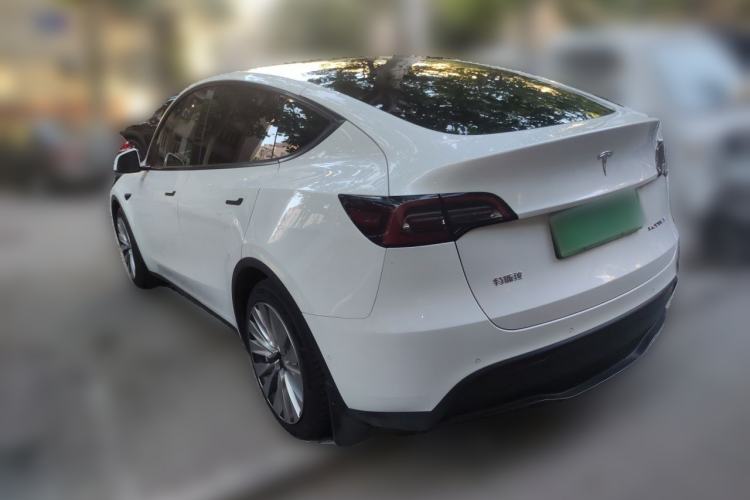 Tesla Model Y 2021 — 4