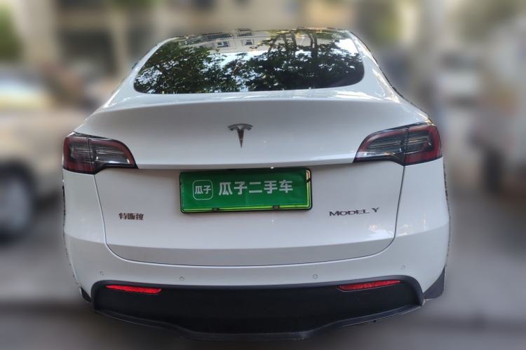 Tesla Model Y 2021 — 5