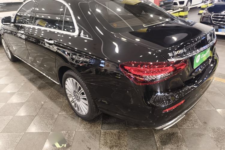 Mercedes-Benz E 300 L 2022 — 4