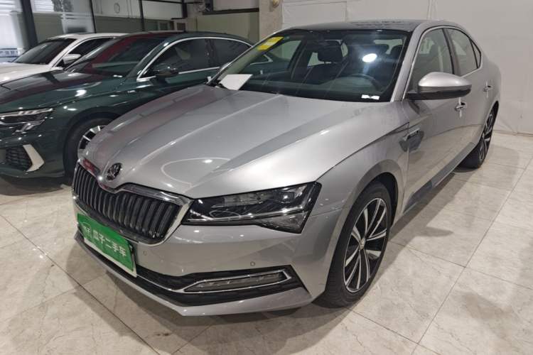 Skoda Superb 2024 — фото 1
