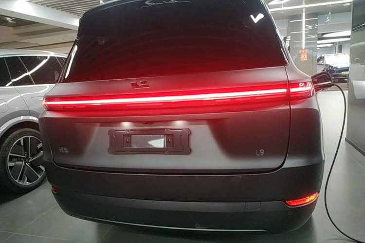 Li Auto L9 2022 — 5