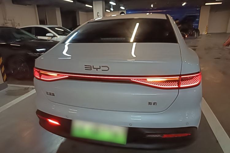 BYD Seal 05 DM-i 2025 — фото 5