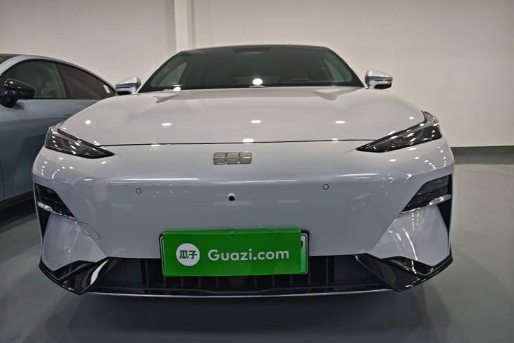 Geely Galaxy E8 2025 — 2