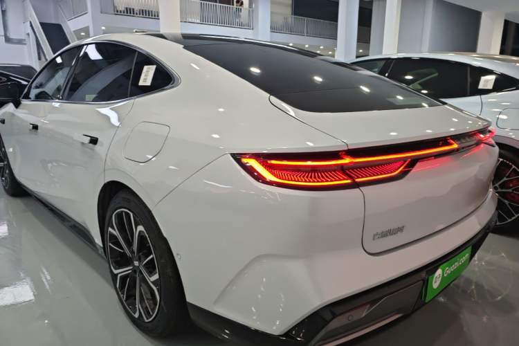 Geely Galaxy E8 2025 — 4
