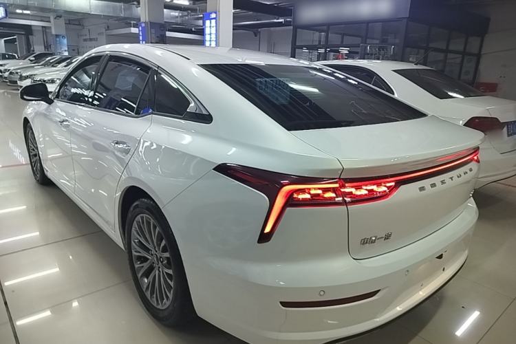 Bestune B70 2023 — 4