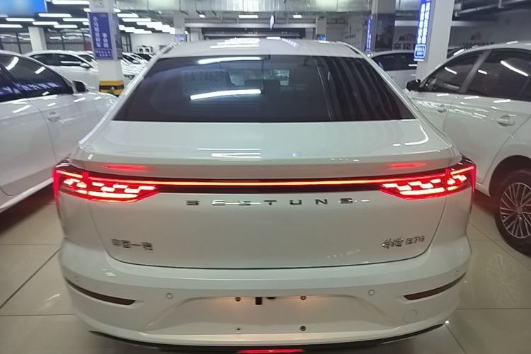 Bestune B70 2023 — 5