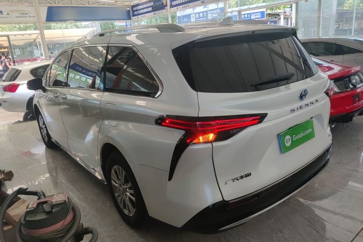 Toyota Sienna 2021 — 4