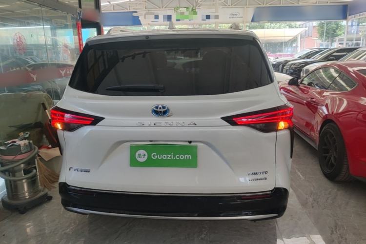 Toyota Sienna 2021 — 5