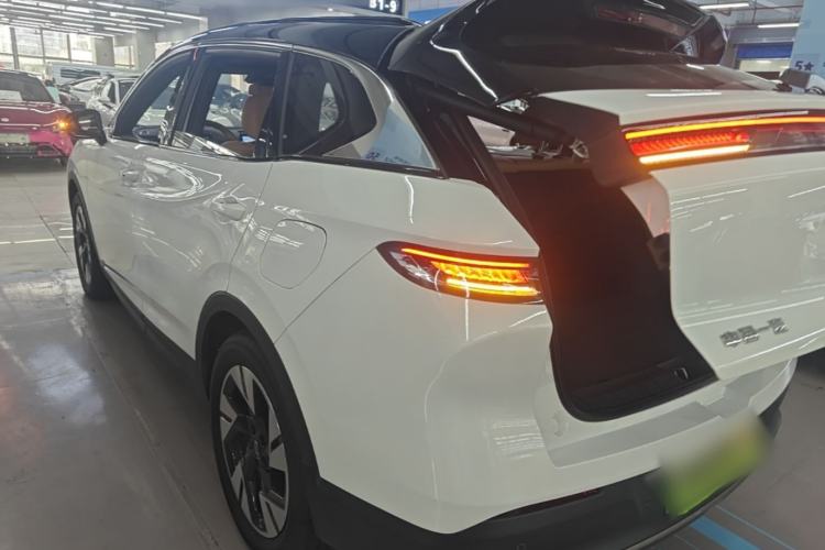 Bestune Yueyi 07 2025 — 4