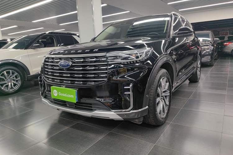 Ford Explorer 2023 — фото 1
