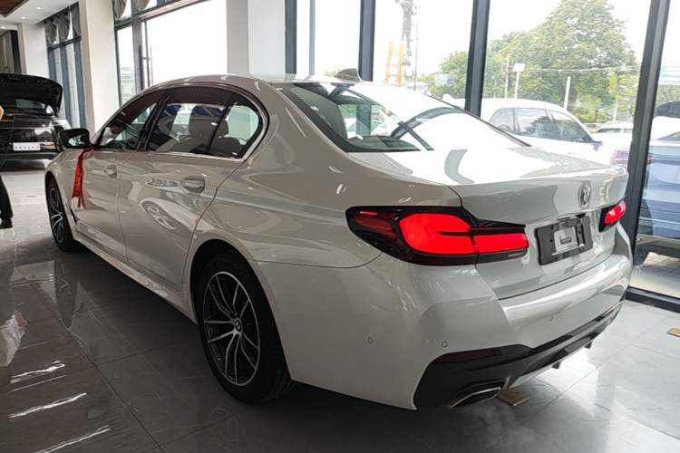 BMW 525Li 2022 — 4