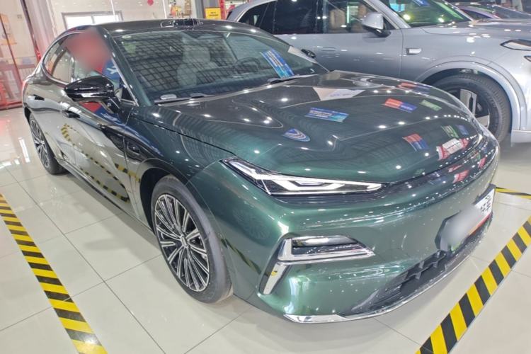 Geely Galaxy 8 2025 — 3
