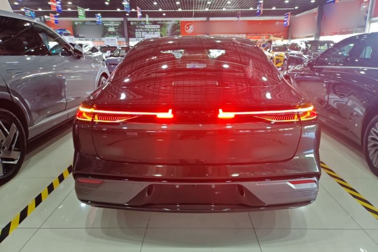 Geely Galaxy 8 2025 — 5