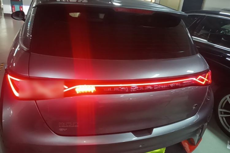 BYD Dolphin 2021 — 5
