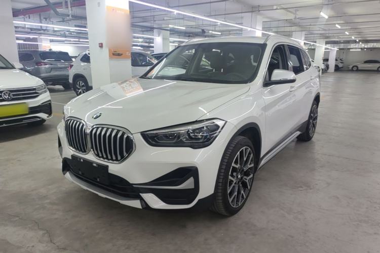 BMW X1 2021 — фото 1