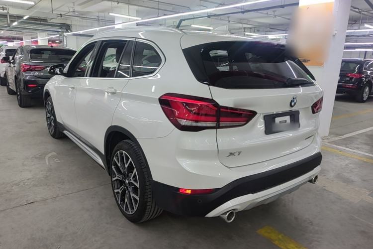 BMW X1 2021 — фото 4