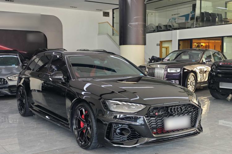 Audi RS4 2024 — 3