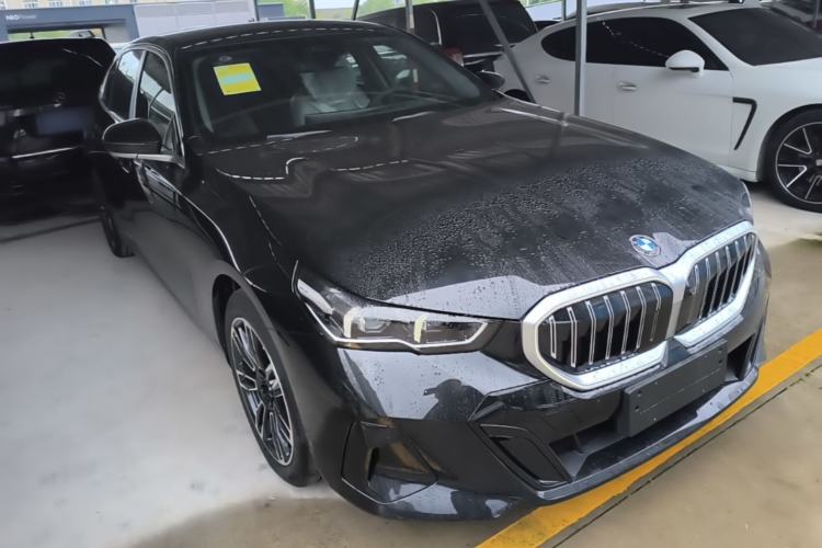 BMW 530Li 2026 — 3