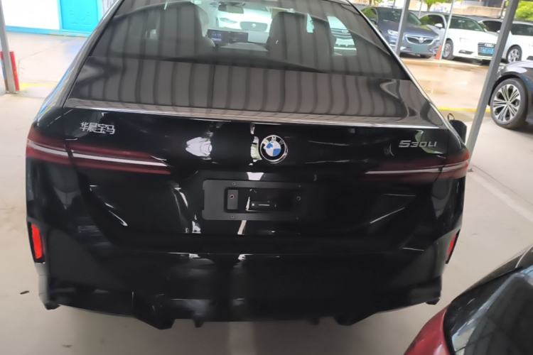 BMW 530Li 2026 — 5