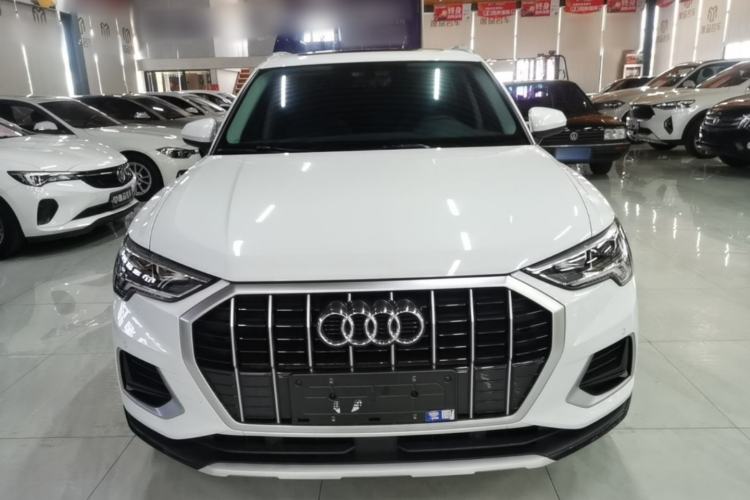 Audi Q3 2022 — 2
