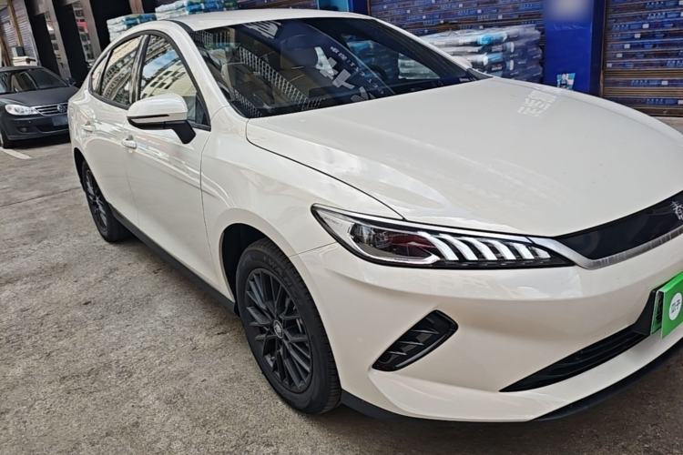 BYD Qin Plus 2025 — фото 3