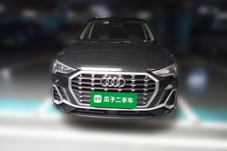 Audi Q3 2021 — 2
