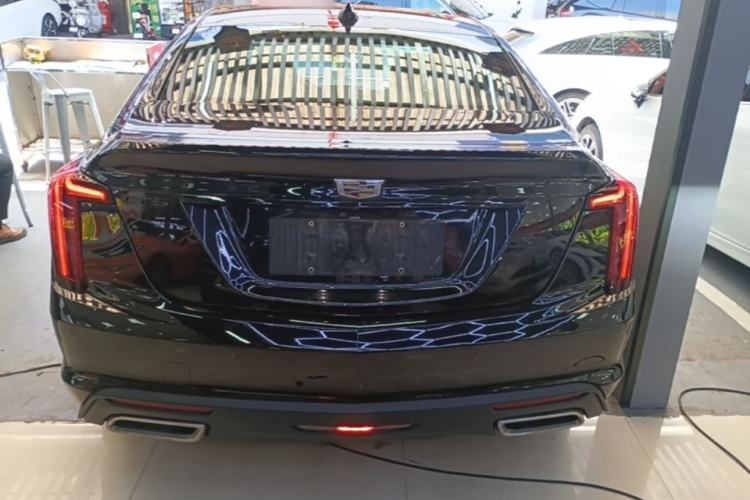 Cadillac CT5 2023 — 5