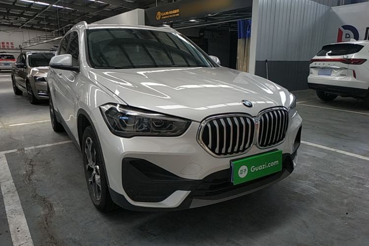 BMW X1 2022 — фото 3