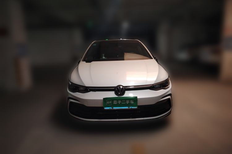 Volkswagen Golf 2023 — 2