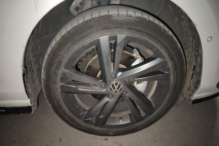 Volkswagen Golf 2023 — 5