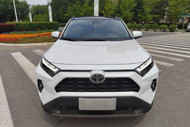 Toyota RAV4 2023 — 3