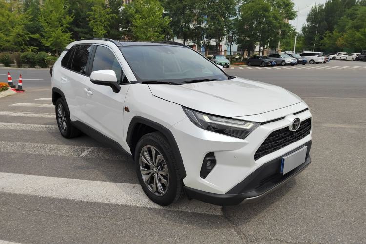 Toyota RAV4 2023 — 4