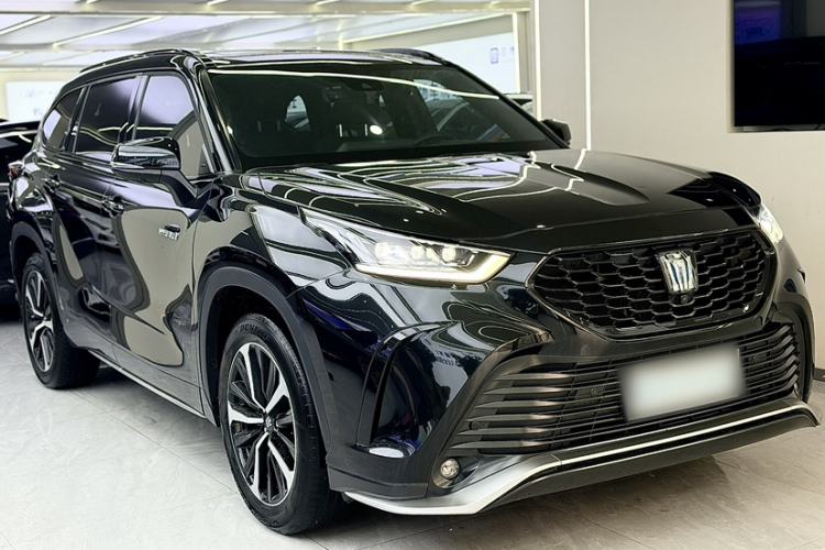 Toyota Highlander 2023 — фото 2