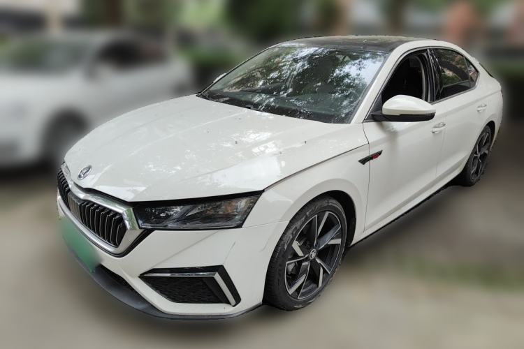 Skoda Octavia 2022 — фото 1